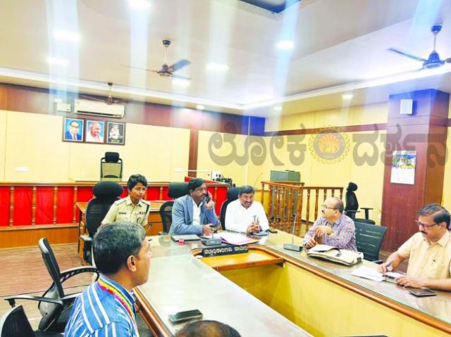 ಪಾರದರ್ಶಕ ಹಾಗೂ ವ್ಯವಸ್ಥಿತವಾಗಿ ನೀಟ್ ಪರೀಕ್ಷೆ ನಡೆಸಲು ಸೂಚನೆ -ಜಿಲ್ಲಾಧಿಕಾರಿ ಡಾ.ವಿಜಯಮಹಾಂತೇಶ ದಾನಮ್ಮನವರ 