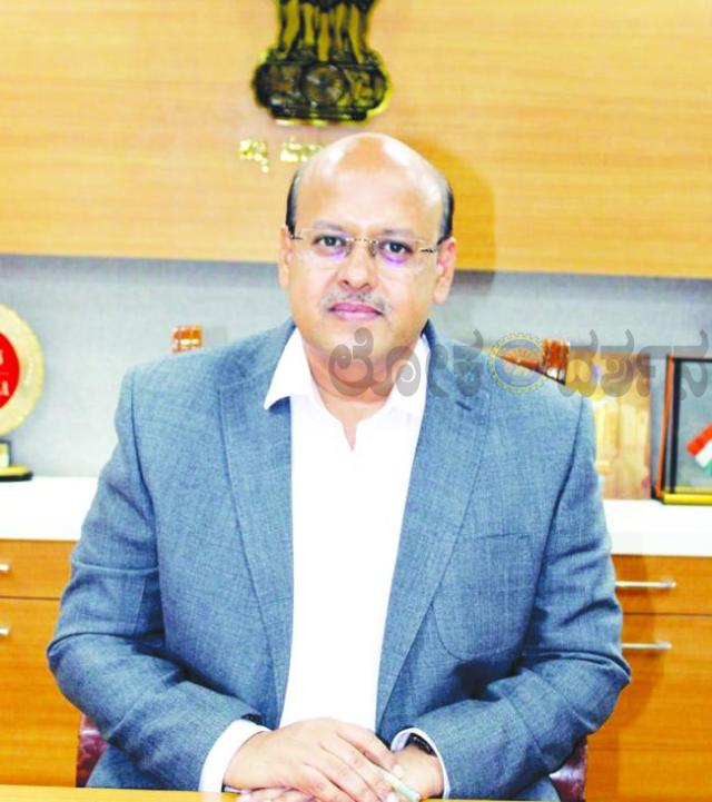 ರಥವನ್ನು ಪರೀಶೀಲಿಸಿ ಅರ್ಹತಾ ಪ್ರಮಾಣ ಪತ್ರ ನೀಡಿ: ಡಾ. ಸುರೇಶ ಇಟ್ನಾಳ 