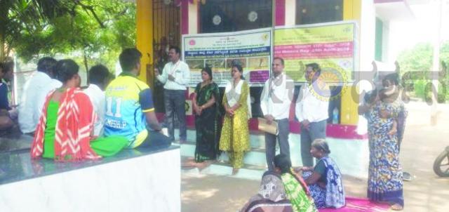 ವಿಶ್ವ ಮಲೇರಿಯಾ ಜಾಗೃತಿ ದಿನ: ಬೇವಿನಾಳ ಗ್ರಾಮದಲ್ಲಿ ಸಾರ್ವಜನಿಕರಿಗೆ ಅರಿವು 