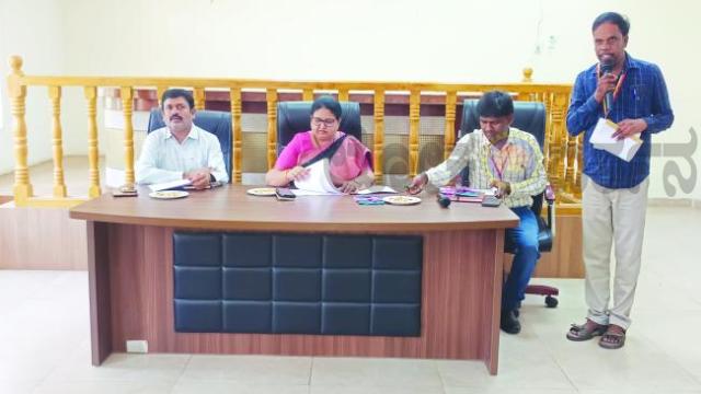 ವಿಕಲಚೇತನರ ಸಮಸ್ಯೆಗಳಿಗೆ ತಕ್ಷಣ ಸ್ಪಂದಿಸಿ: ಜಿಲ್ಲಾಧಿಕಾರಿ ಸೂಚನೆ  