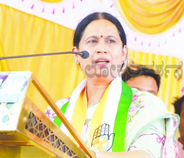 ಸಿಲಿಂಡರ್ ಬೆಲೆ ಏರಿಕೆ: ಕೇಂದ್ರದ ವಿರುದ್ಧ ಸಚಿವೆ ಲಕ್ಷ್ಮೀ ಹೆಬ್ಬಾಳಕರ್ ಆಕ್ರೋಶ 