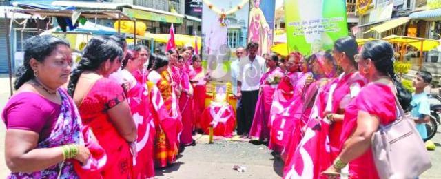 ಹಗಲಿರುಳು ಬೆವರು ಬಸಿಯುತ್ತಿರುವ ಶ್ರಮ ಜೀವಿಗಳ ಕಷ್ಟವನ್ನು ಸ್ಮರಿಸುವ ದಿನವೇ ಕಾರ್ಮಿಕ ದಿನಾಚರಣೆ : ಚನ್ನಮ್ಮ ಗಡಕರಿ 