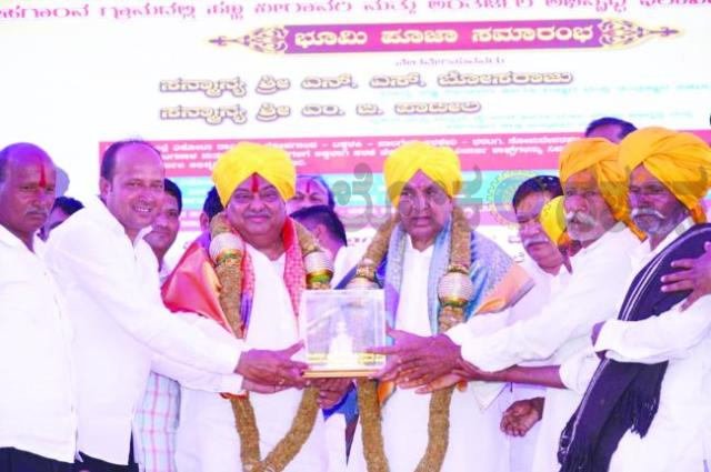 ಸಚಿವ ಪಾಟೀಲರಿಗೆ ಜೋಡೆತ್ತಿನ ಬಂಡಿಯಲ್ಲಿ ಮೆರವಣಿಗೆ, ತುಲಾಭಾರ ಸನ್ಮಾನ 