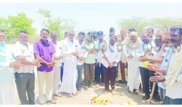 ನೂತನ ಕಾಮಗಾರಿಗೆ ಭೂಮಿ ಪೂಜೆ ನೆರವೇರಿಸಿದ ಶಾಸಕ ಲಮಾಣಿ  