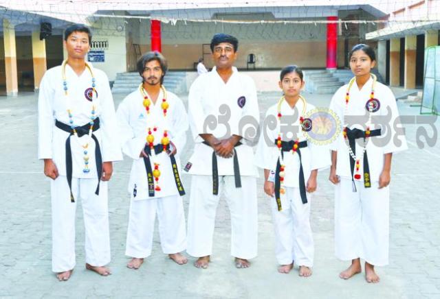 ಮಲೇಷಿಯಾದಲ್ಲಿ ನಡೆಯುತ್ತಿರುವ ಸ್ಫರ್ಧೆಯಲ್ಲಿ ಬಳ್ಳಾರಿ ವಿದ್ಯಾರ್ಥಿಗಳು ಭಾಗಿ 