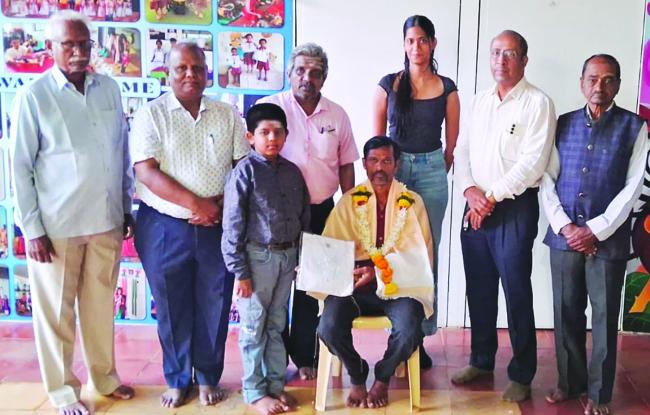 ಕಾರ್ಮಿಕರ ದಿನಾಚರಣೆ ಅಂಗವಾಗಿ ಸನ್ಮಾನ ಕಾರ್ಯಕ್ರಮ 