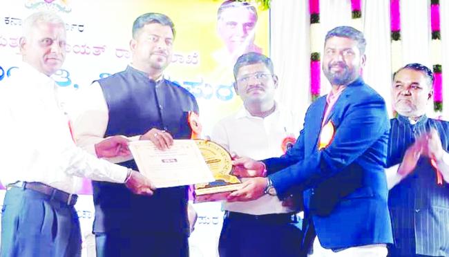 ಸಿಂದಗಿ ತಾಪಂ ಇಒ ರಾಮು ಅಗ್ನಿಗೆ ಸನ್ಮಾನ 