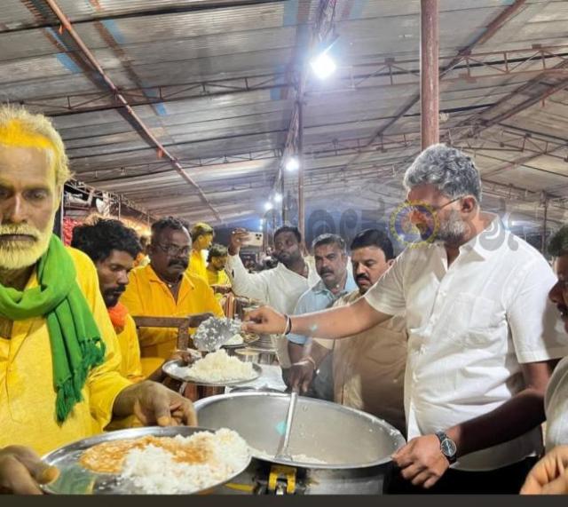 ಗ್ರಾಮದೇವಿ ಜಾತ್ರೆಗೆ ಶಾಸಕ ವಿಶ್ವಾಸ ವೈದ್ಯರಿಂದ 11.11 ಲಕ್ಷ ವೈಯಕ್ತಿಕ ದೇಣಿಗೆ 