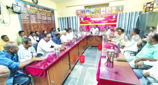 ಯಡಿಯೂರ​‍್ಪ ಅವರ ಅಭಿಮಾನೋತ್ಸವದಲ್ಲಿ ಭಾಗವಹಿಸಲು ಮೂರು ಉಚಿತ ಬಸ್ ವ್ಯವಸ್ಥೆ.ಅಧ್ಯಕ್ಷ.ಎಸ್‌.ಎಂ.ನಾಗರಾಜಸ್ವಾಮಿ   