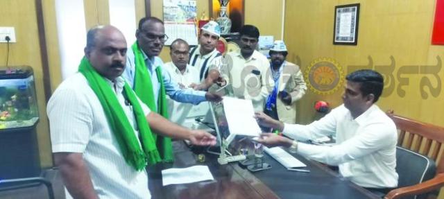 ಬಿಎಸ್‌ಎನ್‌ಎಲ್ ಡೆಪ್ಯೂಟಿ ಜನರಲ್ ಮ್ಯಾನೇಜರ್‌ನನ್ನು ಸೇವೆಯಿಂದ ಅಮಾನತ್ತುಗೊಳಿಸಲು ಆಗ್ರಹ 
