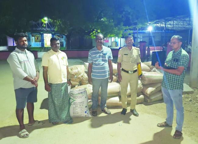 ಕೊರ್ಲಗುಂದಿಯಲ್ಲಿ ಅಕ್ರಮ ಪಡಿತರ ಅಕ್ಕಿ ವಶ 