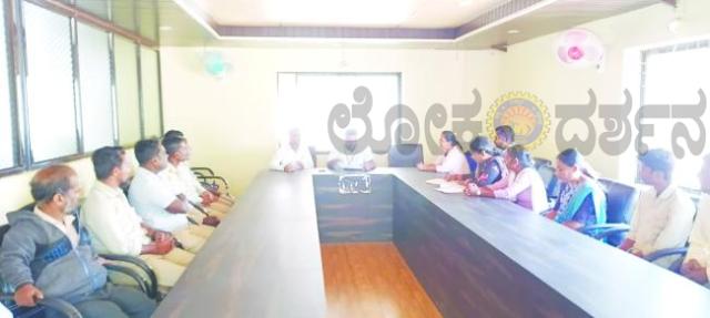 ಸಿಬ್ಬಂದಿಗಳೊಂದಿಗೆ ಸಮನ್ವಯ ಸಾಧಿಸಿ ಗ್ರಾಮಾಭಿವೃದ್ಧಿಗೆ ಒತ್ತು  