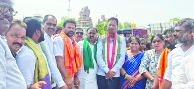 ಡಿ.ಕೆ. ಶಿವಕುಮಾರ್ ಜನ್ಮದಿನ: ಕನಕದುರ್ಗಮ್ಮ ದೇವಸ್ಥಾನದಲ್ಲಿ ವಿಶೇಷ ಪೂಜೆ, 2 ಸಾವಿರ ಬಡವರಿಗೆ ಉಪಹಾರ ವಿತರಣೆ