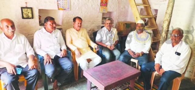 ಲಿಂಗೈಕ್ಯೆ ಬಸವಪ್ರಭು ದೇವರು ಮನೆಗೆ ಶಾಸಕ ನಾಡಗೌಡ ಭೇಟಿ  