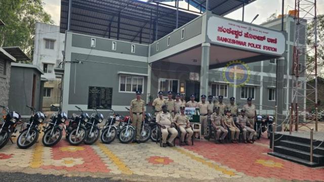 ದ್ವಿಚಕ್ರವಾಹನ ಕಳ್ಳರ ಬಂಧನ : 6.10 ಲಕ್ಷ ಮೌಲ್ಯದ 14 ವಾಹನಗಳ ವಶಕ್ಕೆ ಎಸ್ ಪಿ ರಾಮರಾಜನ್  