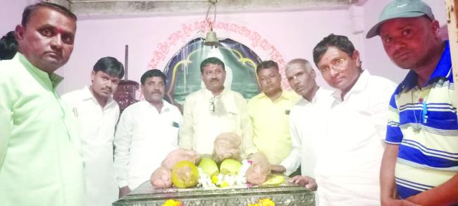 ಸಿದ್ದನಕೊಳ್ಳ ಸಿದ್ದಪ್ಪಜ್ಜನವರ ಆಶೀರ್ವಾದ ಪಡೆದ ಶಾಸಕ ಉಮೇಶ್ ಮೇಟಿ  