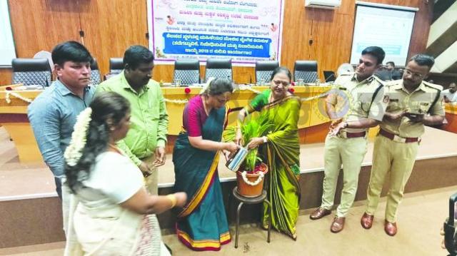 ಕರ್ತವ್ಯದ ಸ್ಥಳ ಸೇರಿದಂತೆ ಎಲ್ಲೆಡೆ ಮಹಿಳೆಯರಿಗೆ ಸುರಕ್ಷಿತ ಹಾಗೂ ಗೌರವಯುತ ವಾತಾವರಣ ಸೀಗಬೇಕು: ಮಹಿಳಾ ಆಯೋಗದ ಅಧ್ಯಕ್ಷೆ ಡಾ.ನಾಗಲಕ್ಷ್ಮಿ ಚೌಧರಿ 
