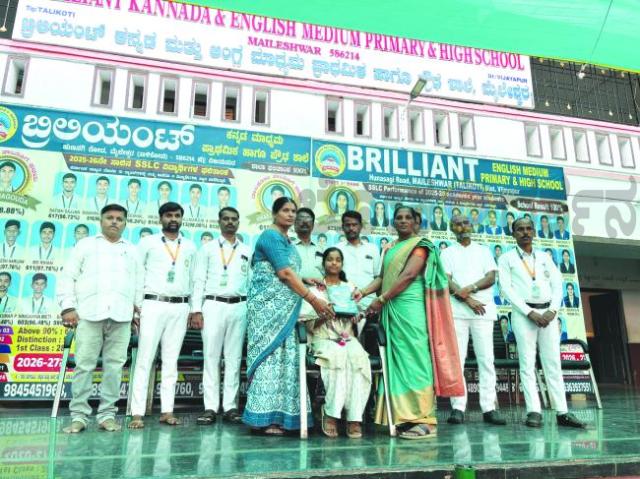 ರಾಜ್ಯಕ್ಕೆ ಪ್ರಥಮ ಸ್ಥಾನ ಪಡೆದ ಕೋಳೂರಗೆ ಸನ್ಮಾನ  