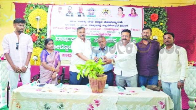 ಕೆರೆ ಕಟ್ಟೆಗಳು ರೈತರ ಜೀವನಾಡಿ ಶಾಸಕ ಬಸವರಾಜ ಶಿವಣ್ಣನವರ 