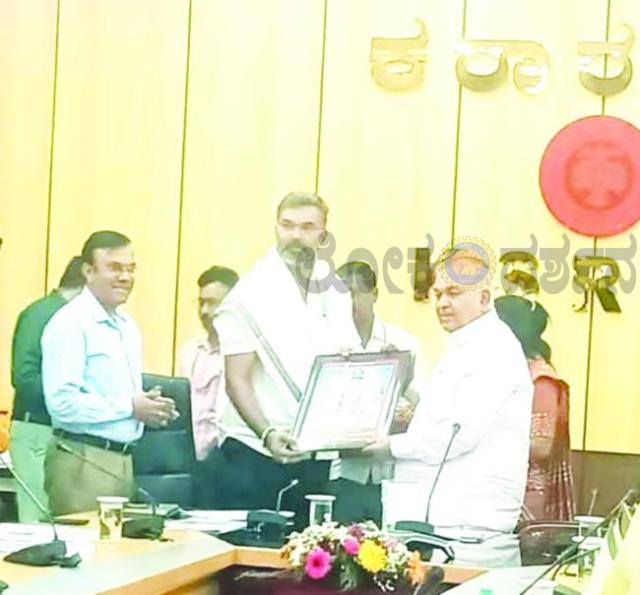 ಸವದತ್ತಿ ಯಲ್ಲಮ್ಮನಗುಡ್ಡದ ಸಮಗ್ರ ಅಭಿವೃದ್ಧಿಗೆ ಮಹತ್ವದ ಪ್ರಾಧಿಕಾರ ಸಭೆ 