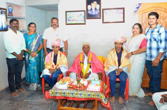 ನ್ಯೂಸ್ ಫೈಲ್ ಒಲಿಂಪಿಕ್ಸ್‌ ನ ಈಜು ಸ್ಪರ್ಧೆಯಲ್ಲಿ ಬಂಗಾರದ ಪದಕ ಪಡೆದು ಮೊರಬ ಗ್ರಾಮಕ್ಕೆ ಕೀರ್ತಿ ತಂದ ಸೋನಂ, ಸಾಕ್ಷಿ ಸಹೋದರಿಯರು;ಹೆತ್ತ -ತಂದೆ ತಾಯಿಗಳೆ ನಿಜವಾದ ದೇವರುಗಳು: ಸಮಾಜ ಕಲ್ಯಾಣ ಅಧಿಕ್ಷಕ ಶಂಕರ ಕೊಡತೆ; 