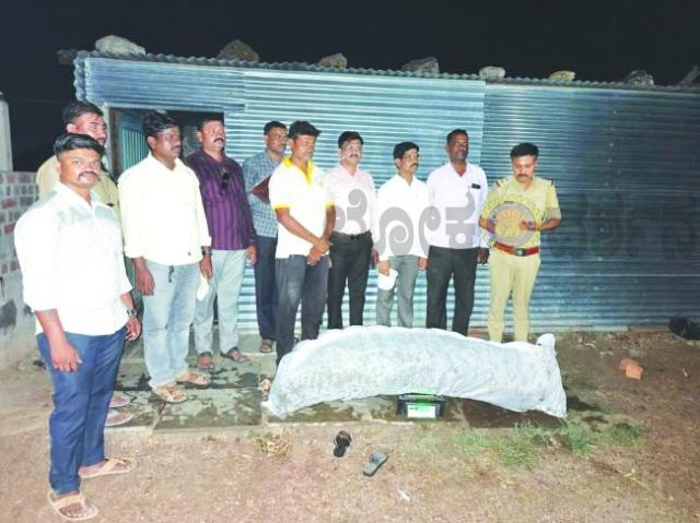 ಪೋಲಿಸರ ದಾಳಿ ಅಕ್ರಮ ಗಾಂಜಾ ವಶ  