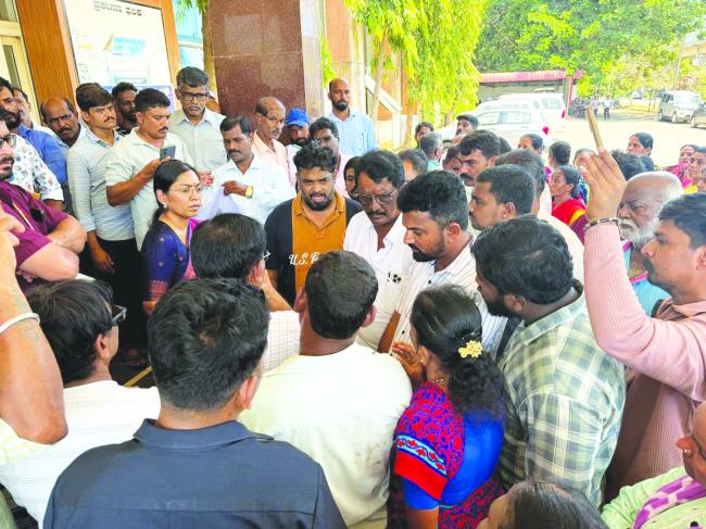ಶಿರವಾಡ  ಅತಿಕ್ರಮಣ ಮನೆ ತೆರವು ಪ್ರಕರಣ : ಸ್ಥಳೀಯ ನಿವಾಸಿಗಳ ಮನವಿಗೆ ಶಾಸಕರ ಸ್ಪಂದನೆ    