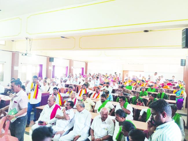 ಖಾಸಗಿ ಶಿಕ್ಷಣ ಸಂಸ್ಥೆಗಳ ಡೊನೇಷನ್ ಹಾವಳಿ : ಇತ್ಯರ್ಥ ಕಾಣದ ಸಭೆ,  ಶಿಕ್ಷಣ ಸಂಸ್ಥೆಗಳವರ ಪಲಾಯನಾ.!!  