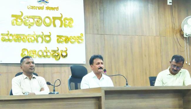 ಮಳೆ ನೀರು ಹರಿವಿನ ಮಾರ್ಗಗಳನ್ನು ತಕ್ಷಣ ಸ್ವಚ್ಛಗೊಳಿಸುವಂತೆ ಮೇಯರ್ ಎಂ.ಎಸ್‌. ಕರಡಿ ಅಧಿಕಾರಿಗಳಿಗೆ ಸೂಚನೆ 