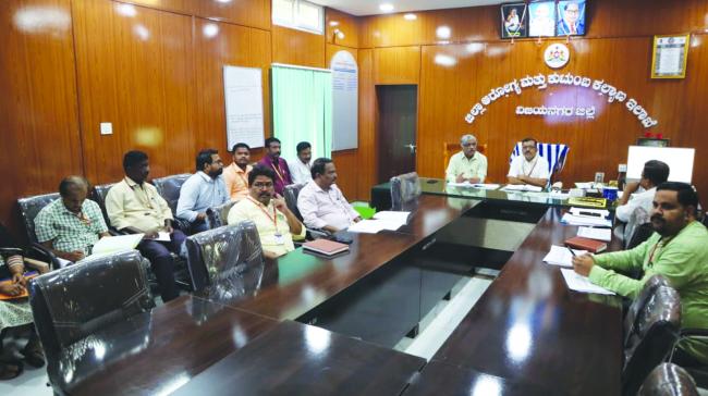ರಾಷ್ಟ್ರೀಯ ಆರೋಗ್ಯ ಕಾರ್ಯಕ್ರಮಗಳ ಯಶಸ್ಸಿಗೆ ಅಧಿಕಾರಿಗಳು ಸಮರಾ​‍್ಣ ಭಾವದಿಂದ ಕೆಲಸ ಮಾಡಿ: ಡಾ. ಶರಣಬಸಪ್ಪ ಗಣಜಲಖೇಡ  