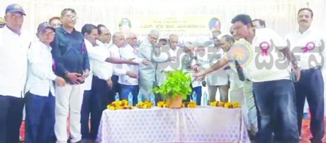 43 ವರ್ಷಗಳ ನಂತರ ಮೊದಲ ಬಾರಿ ಗುರು ವಂದನೆ ಕಾರ್ಯಕ್ರಮ ಸಂಪನ್ನ 
