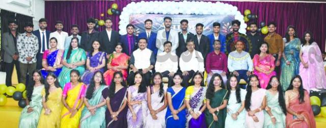 ಕಲಾ ವಿಭಾಗದ ಅಂತಿಮ ವರ್ಷದ ವಿದ್ಯಾರ್ಥಿಗಳ ಬೀಳ್ಕೊಡುಗೆ ಸಮಾರಂಭ