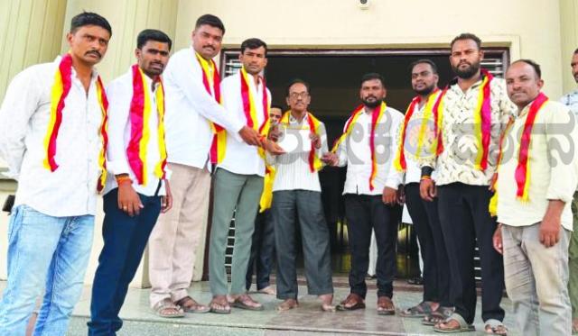ಇಂಡಿ ಉಪನೋಂದಣಾಧಿಕಾರಿ ಅಮಾನತಿಗೆ ಆಗ್ರಹಿಸಿ ಮನವಿ 