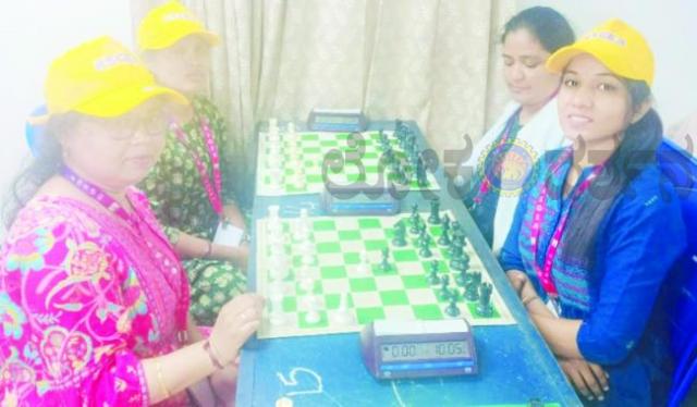 ರಾಜ್ಯ ಮಟ್ಟದ ಚೆಸ್ನಲ್ಲಿ ಮಿಂಚಿದ ಶಿಕ್ಷಕಿ ಸುಜಾತಾರಾಷ್ಟ್ರಮಟ್ಟದ ಸ್ಪರ್ಧೆಗೆ ಐದನೇ ಬಾರಿ ಆಯ್ಕೆ; ಬಳ್ಳಾರಿಗೆ ಕೀರ್ತಿ
