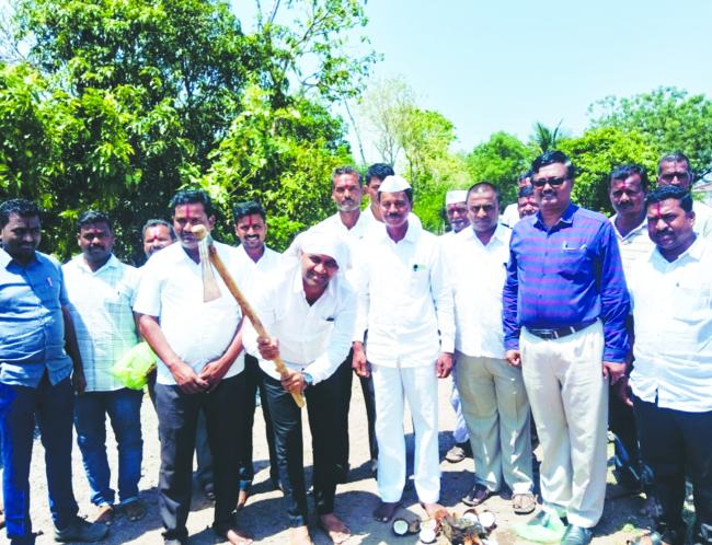 ರಸ್ತೆ ಕಾಮಗಾರಿ ಮತ್ತು ಇತರ ವಿವಿಧ ಅಭಿವೃದ್ಧಿ ಕಾರ್ಯಗಳನ್ನು ಅವರು ಚಾಲನೆ  