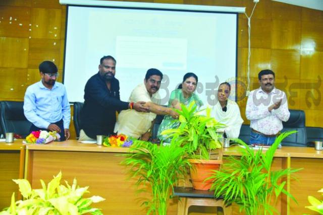 ವಿಶೇಷ ನೀರಿನ ಪರೀಕ್ಷೆ ಅಭಿಯಾನಕ್ಕೆ ಡಿಸಿ ಅದ್ಧೂರಿ ಚಾಲನೆ : ಗ್ರಾಮೀಣ ಭಾಗದ ಪ್ರತಿ ಮನೆಗೂ ಶುದ್ಧ ನೀರು ಪೂರೈಕೆ  