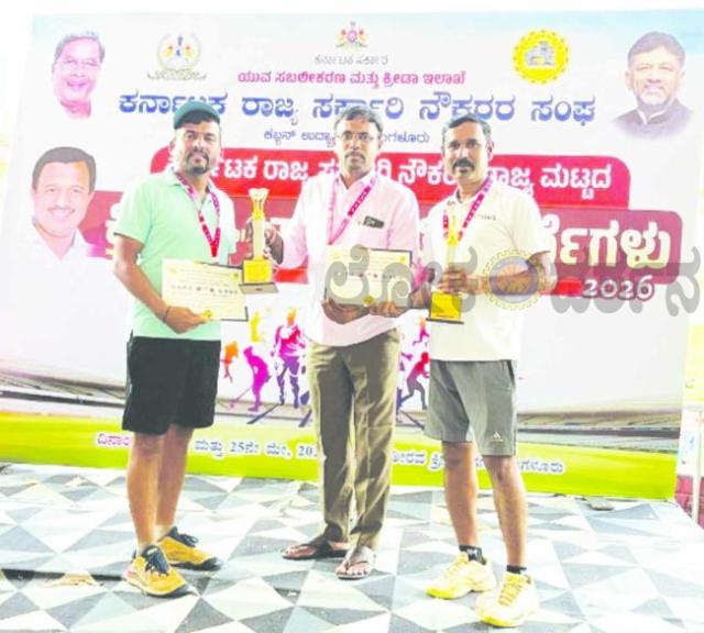 ಸರಕಾರಿ ನೌಕರರ ರಾಜ್ಯಮಟ್ಟದ ಕ್ರೀಡಾ ಸ್ಪರ್ಧೆ:  ಪಾಲಿಕೆ ಉಪ ಆಯುಕ್ತ ಡಾ. ಸಿದ್ದು ಹುಲ್ಲೋಳಿ ಟೆನಿಸ್ ನಲ್ಲಿ ರಾಷ್ಟ್ರಮಟ್ಟಕ್ಕೆ ಆಯ್ಕೆ  