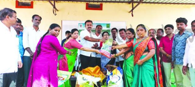 ಮುಂಗಾರು ಹಂಗಾಮಿನ ಬಿತ್ತನೆ ಬೀಜ ವಿತರಣೆಗೆ ಚಾಲನೆ  