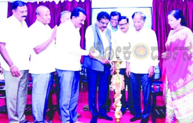 ಶಿಕ್ಷಣ ವ್ಯವಸ್ಥೆ ಯಿಂದ  ಅಸಮಾನತೆ ದೂರ ಮಾಡಲು ಸಾದ್ಯ