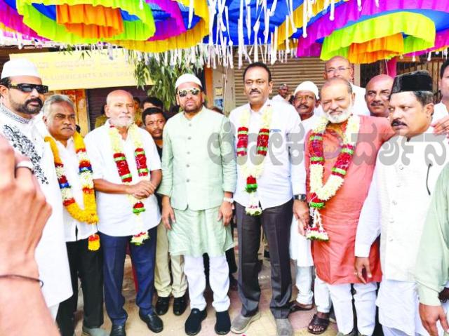 ಕೊಪ್ಪಳದಲ್ಲಿ ಶಾಂತಿಯುತ ಬಕ್ರೀದ್ ಹಬ್ಬ ಆಚರಣೆ : ಸಂಸದ ಸೇರಿ ಗಣ್ಯರು ಭಾಗಿ 