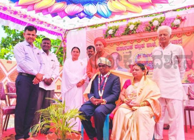 ಶಿಕ್ಷಕ ಮಹಾದೇವ ಕಂಬಾರ ಸೇವಾ ನಿವೃತ್ತಿ ಸಮಾರಂಭ 