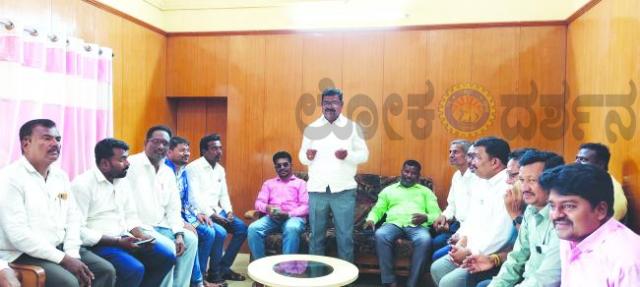 ದಲಿತ ಮುಖಂಡರಿಗೆ ಉಪ ಮುಖ್ಯಮಂತ್ರಿ ಸ್ಥಾನ ನೀಡಿ- ದಲಿತ ಒಕ್ಕೂಟದ ಒತ್ತಾಯ  