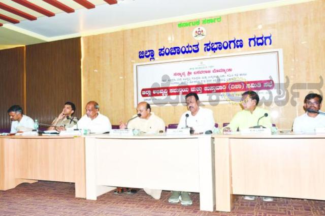 ಜನರ ಸಮಸ್ಯೆಗಳಿಗೆ ಮಾನವೀಯ ಸ್ಪಂದನೆ ನೀಡಿ; ನೀರು, ಬೀಜ-ಗೊಬ್ಬರ ಸಮರ​‍್ಕವಾಗಿ ಪೂರೈಕೆ ಮಾಡಿ : ಬಸವರಾಜ ಬೊಮ್ಮಾಯಿ