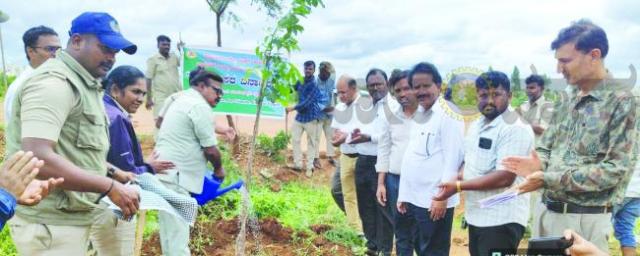 ನಾಡಿನ ಹಸಿರು  ಭವಿಷ್ಯಕ್ಕೆ ಪರಿಸರ ಅರಿವು ಜಾಗೃತಿ ಅಗತ್ಯ - ಪ್ರಕಾಶ್ ಕೋಳಿವಾಡ  