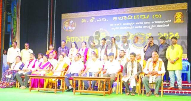 ರಂಗೋತ್ಸವ ಸಂವಿಧಾನ ಶಿಲ್ಪಿಗೆ, ಹಸಿರು ಕ್ರಾಂತಿಯ ಹರಿಕಾರರಿಗೆ ನೀಡಿದ ಅಪೂರ್ವ ಗೌರವ: ಡಾ. ಸಿ. ಸೋಮಶೇಖ 