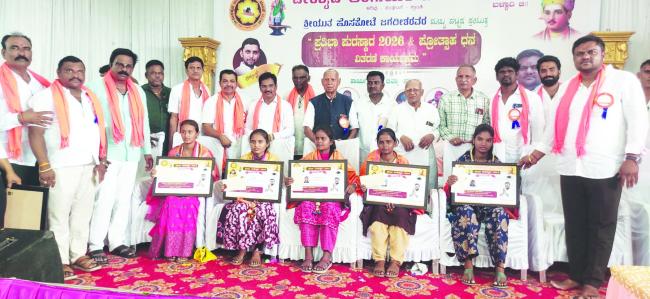 ಪ್ರತಿಭಾ ಪುರಸ್ಕಾರದೊಂದಿಗೆ ಸಮಾಜಮುಖಿ ಕೆಲಸ : ಪ್ರಶಾಂತ್ ಕಲ್ಲೂರು ಅಭಿಮತ