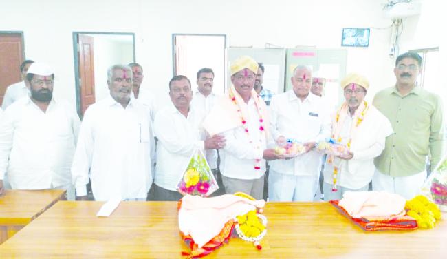 ಅಥಣಿ: ಪಿಎಲ್ಡಿ ಬ್ಯಾಂಕಿನ ನೂತನ ಅಧ್ಯಕ್ಷ ಹಾಗು ಉಪಾಧ್ಯಕ್ಷರ ಅವಿರೋಧ ಆಯ್ಕೆ