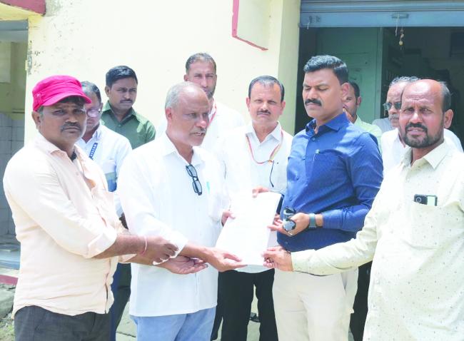 ಬಲವಂತದ ಪ್ರಿಪೇಯ್ಡ್‌ ಸ್ಮಾರ್ಟ್‌ ಮೀಟರ್ ಅಳವಡಿಕೆ ಕೈಬಿಡಲು ಜೆಸ್ಕಾಂಗೆ ಆಗ್ರಹ 