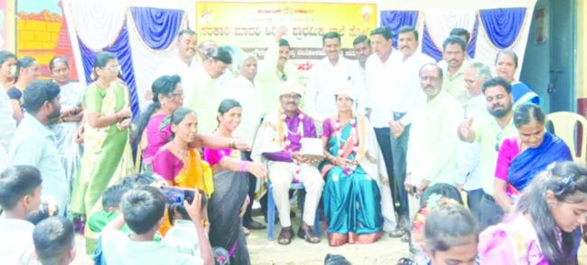 ಮುಖ್ಯ ಶಿಕ್ಷಕ ಪಿ. ಗಂಗೇಶ್ ಸೇವಾ ನಿವೃತ್ತಿ : ಹೃದಯಸ್ಪರ್ಶಿ ಬೀಳ್ಕೊಡುಗೆ  