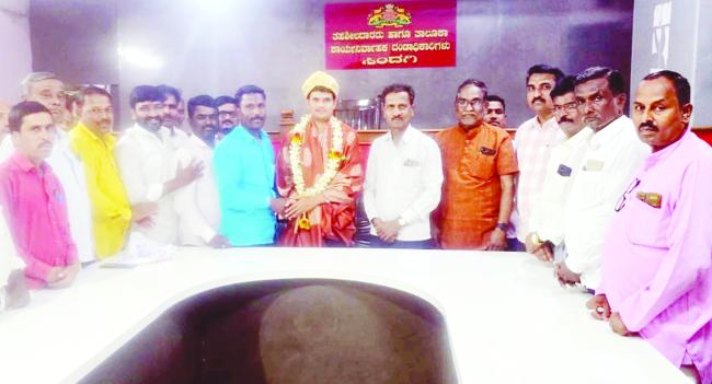 ಕರೆಪ್ಪ ಬೆಳ್ಳಿ ಅವರಿಗೆ ಸನ್ಮಾನ 